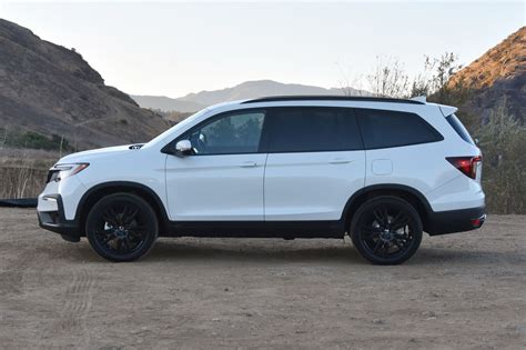 2021 Honda Pilot Reviews, Price, MPG and More | Capital One Auto Navigator
