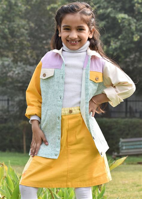 Get Cat & Dog Printed Colourblocked Jacket at ₹ 2100 | LBB Shop