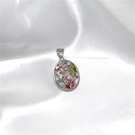 Floral Harmony Pendant – Miravi