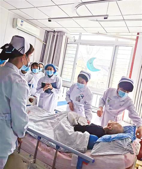 世卫组织《2020年世界护理状况报告》，全球护士缺口庞大 - 就业指导 - 北京涉外经济专修学院护理学院