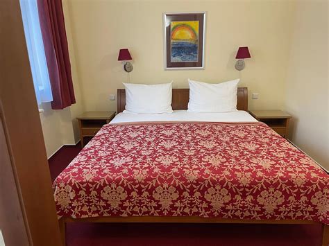 CLOISTER INN HOTEL (Prague) - Hotel Reviews, Photos, Rate Comparison ...