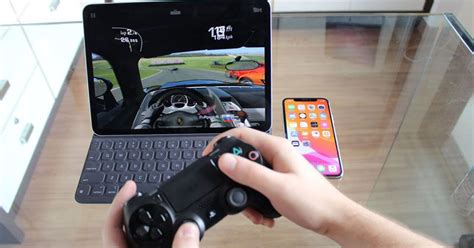 How To Connect PlayStation 4 Dualshock Xbox One Controller With iPhone iPad