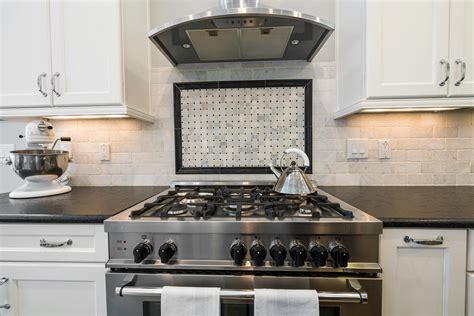What Are the Advantages of Using Glass Tile in Kitchen Backsplashes?