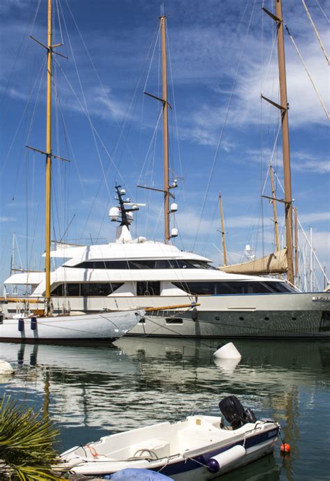 Pre-Purchase Marine Surveys for Vessels and Yachts