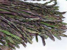 come pulire e cucinare gli asparagi selvatici taglierini con asparagi selvatici in cucina con zia lora come pulire e cucinare gli asparagi selvatici taglierini con asparagi selvatici in cucina con zia lora