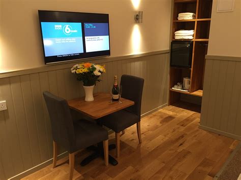 IRVINE BAY STUDIOS (Scotland) - Inn Reviews, Photos, Rate Comparison ...