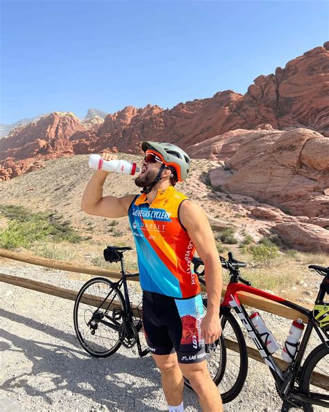 [100+] Arman Tsarukyan Wallpapers | Wallpapers.com