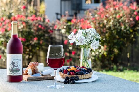 Amber Falls Winery: Wine & Beverage Photography — Nashbox Studios