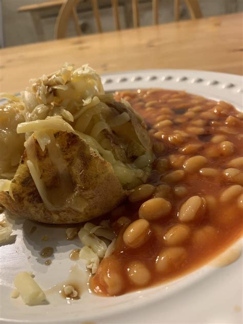 [From r/UK_Food] Isn't this the best winter food ever? 🤤 : r/heyUK