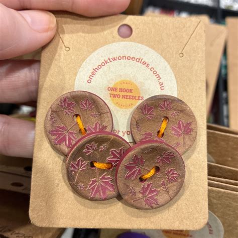 Buttons, Card of 4, Maple Leaf Pear Wood, 25mm - ONE HOOK TWO NEEDLES
