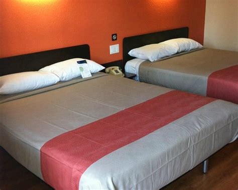 MOTEL 6 UCR RIVERSIDE - Motel Reviews, Photos, Rate Comparison ...