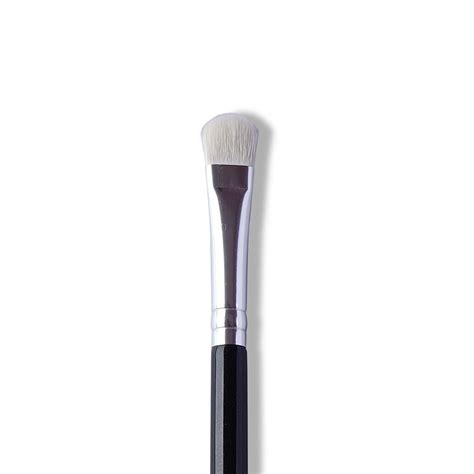 RB11 Flat Shader Brush – Rufa Beauty