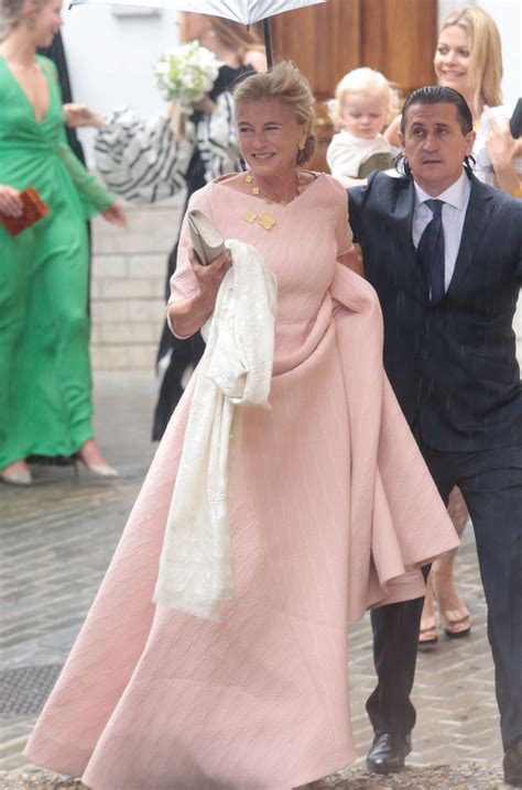 Lady Charlotte Wellesley Wears Emilia Wickstead on Her Wedding Day | Vogue