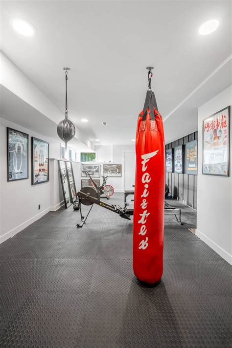 Man Cave Gym 的图像结果