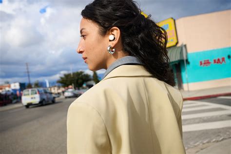 The New AI-powered Pixel Buds Pro 2 Are Here — And They Claim To Fix ...