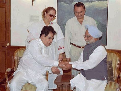 Saira Banu remembers Manmohan Singh | સાયરા બાનોએ મનમોહન સિંહને યાદ ...