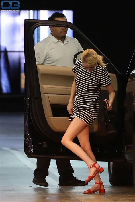 Emma Roberts nude, pictures, photos, Playboy, naked, topless, fappening