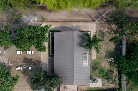 Photo 15 of 26 in POLICE CAFE by Bangal Sthapati - Dwell