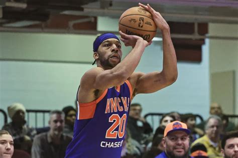 Knicks reveal new radio play-by-play announcer Tyler Murray | New York Post