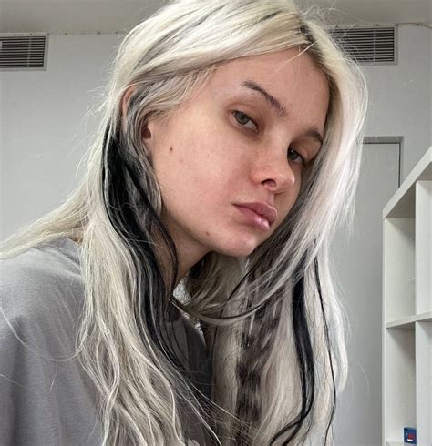Pin by samara on hair in 2024 | Hair stylr, Platinum blonde hair, Model ...