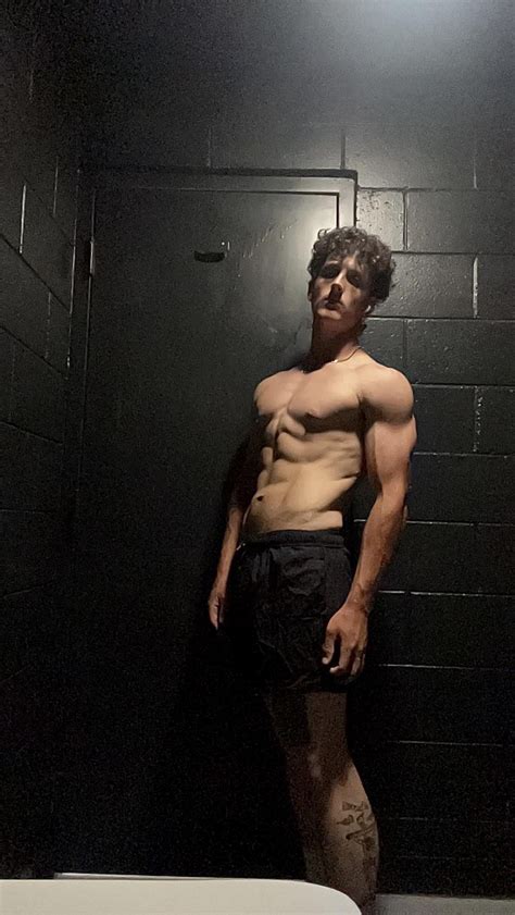 14, 179cm (5’10”), 71kg (158lbs). Ive been cutting from january to ...