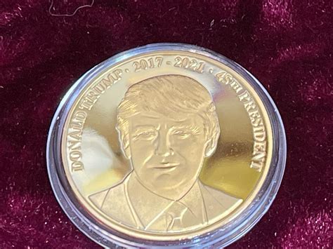 GOLD LAYERED PRESIDENT DONALD TRUMP COMMEMORATIVE COIN