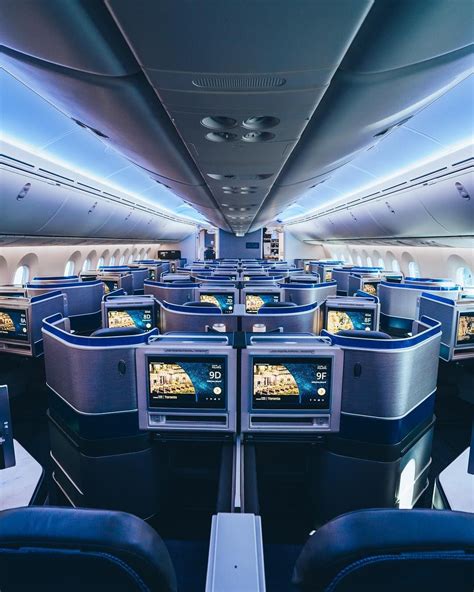 United Airlines Business Class 的图像结果