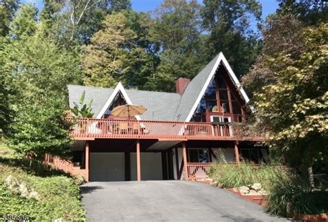 658 Winding Brook Ln, Califon, NJ 07830 | Homes.com