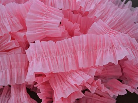 DIY Ruffled Crepe Paper Streamers - Easy Tutorial