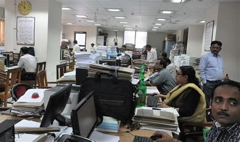 Demonetisation: Bank Employees Yet to Get Overtime Dues, Threaten Court ...