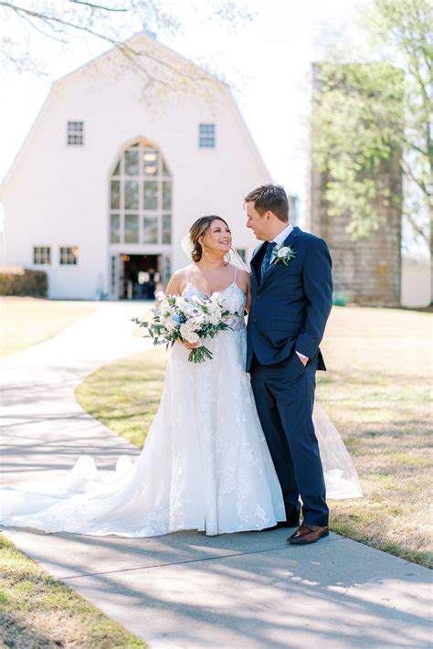 Elegant & Rustic Farm Wedding Venues in Charlotte NC!