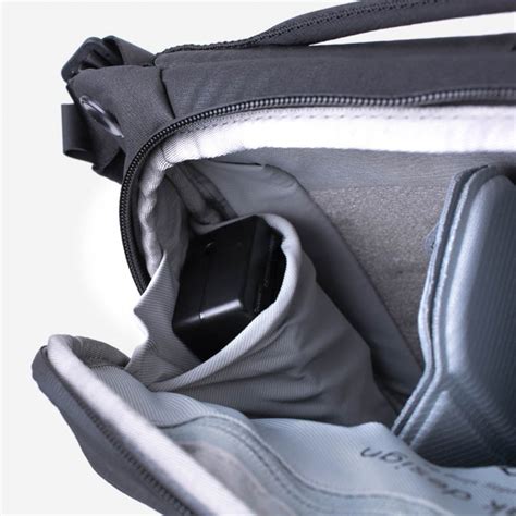 Peak Design Everyday Sling V2 6 Liter - Black (Black) - Foto Erhardt