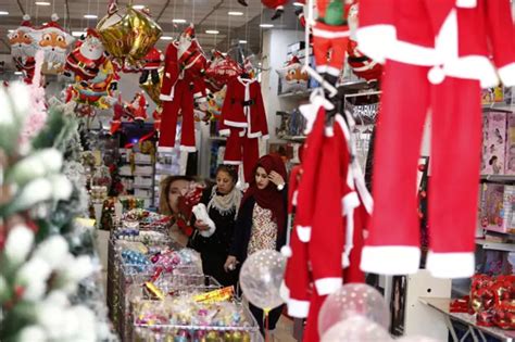 Time To Share Some Holiday Spirit, Iraqi Muslim Businessman Erects ...