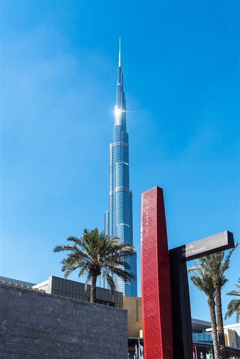 世界上最高的楼，迪拜哈利法塔高达828米(顶端直插云霄) — 探灵网