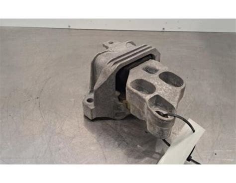 Engine Mount Bracket MERCEDES-BENZ A-CLASS (W176), MERCEDES-BENZ CLA ...