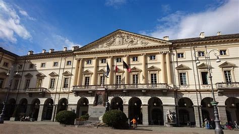 Main square - Reviews, Photos - Piazza Emile Chanoux - Tripadvisor