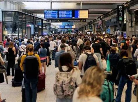 France Train Network attack : ऑलिम्पिकपूर्वी फ्रान्समध्ये मोठा राडा ...