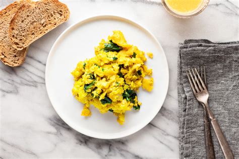 Healthy Scrambled Eggs With Spinach Recipe