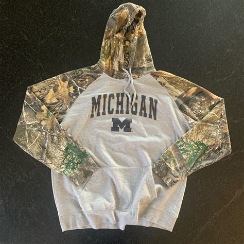 -Realtree University of Michigan hoodie -Real tree... - Depop