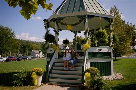 How CT’s leafy hills and town greens inspired ‘Gilmore Girls ...