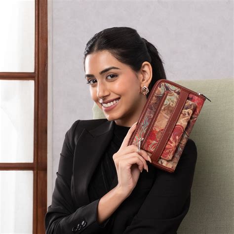 Leather Wallets with Card Holder: Buy Best Leather Card Holder Wallets ...