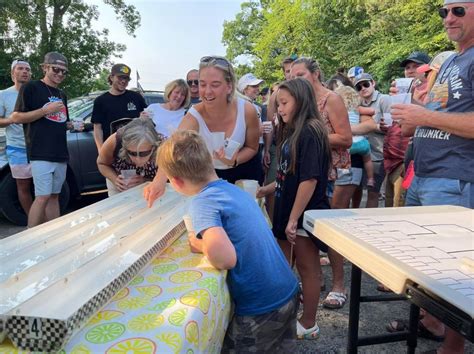 World Champion Minnow Races, Thirsty Otter Tavern & Resort, Balsam Lake ...