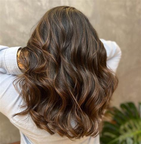 How to Lighten Hair Dyed Too Dark? 9 Methods That Work