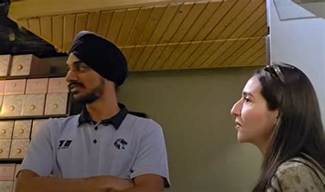 'Woh Apna Punjab Ka Dubla Patla Bowler Kaun Hai?: Lucknow Eatery Staff ...