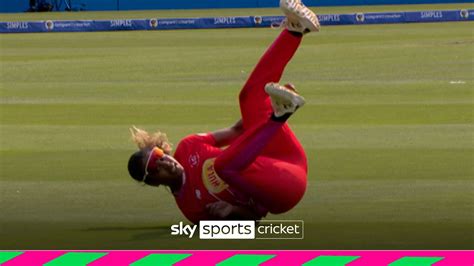 Welsh Fire's Hayley Matthews takes a tumble in the Hundred final ...