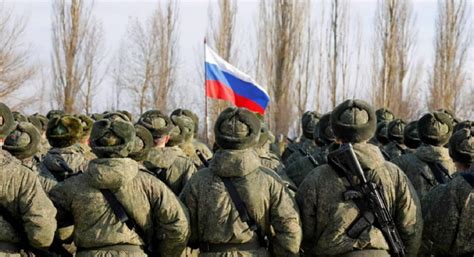 俄军精锐陈兵边境，乌克兰大战将再度上演？可能性基本为零_腾讯新闻