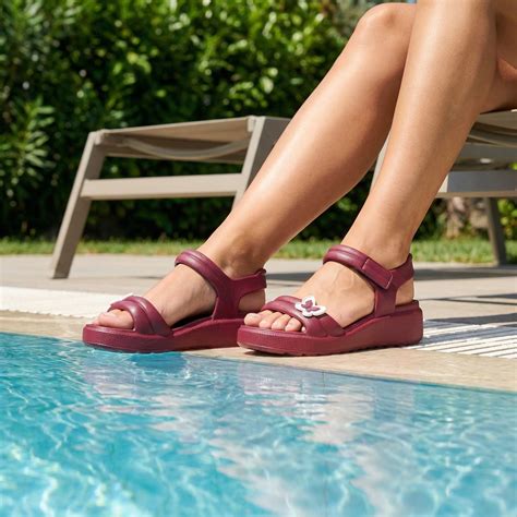Women's Daily Wear Sandal - MI603 Maroon – Walkaroo Footwear