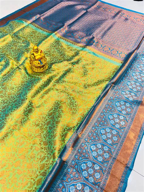 Lovely Perrot Kanjivaram Silk Saree With Sumptuous Blouse Pi