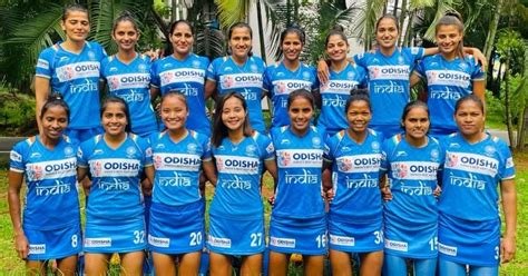 Whom will the Indian women's hockey team face in the bronze medal match?