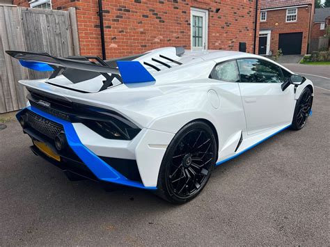 Lamborghini Huracan sets record as Motorway's most expensive used car ...